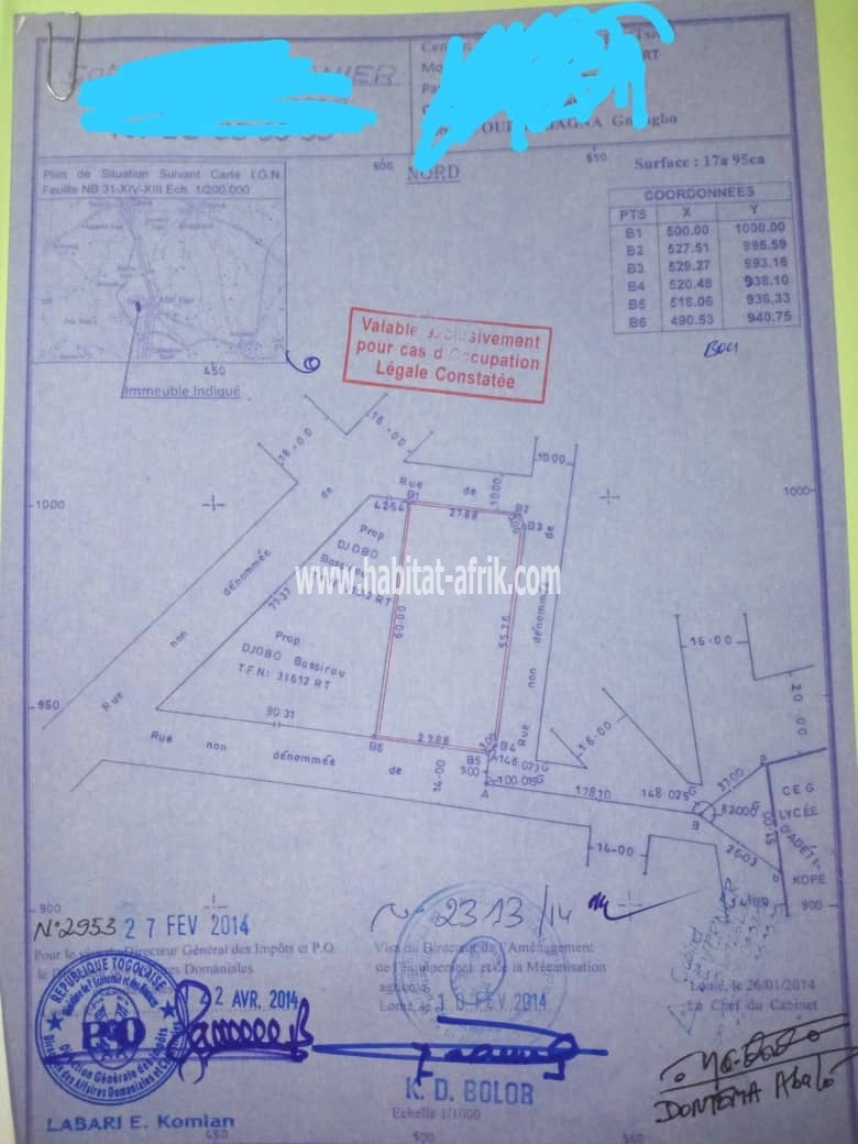 Terrain à vendre 3 lots collés sur Angle de rue à adetikopé togo