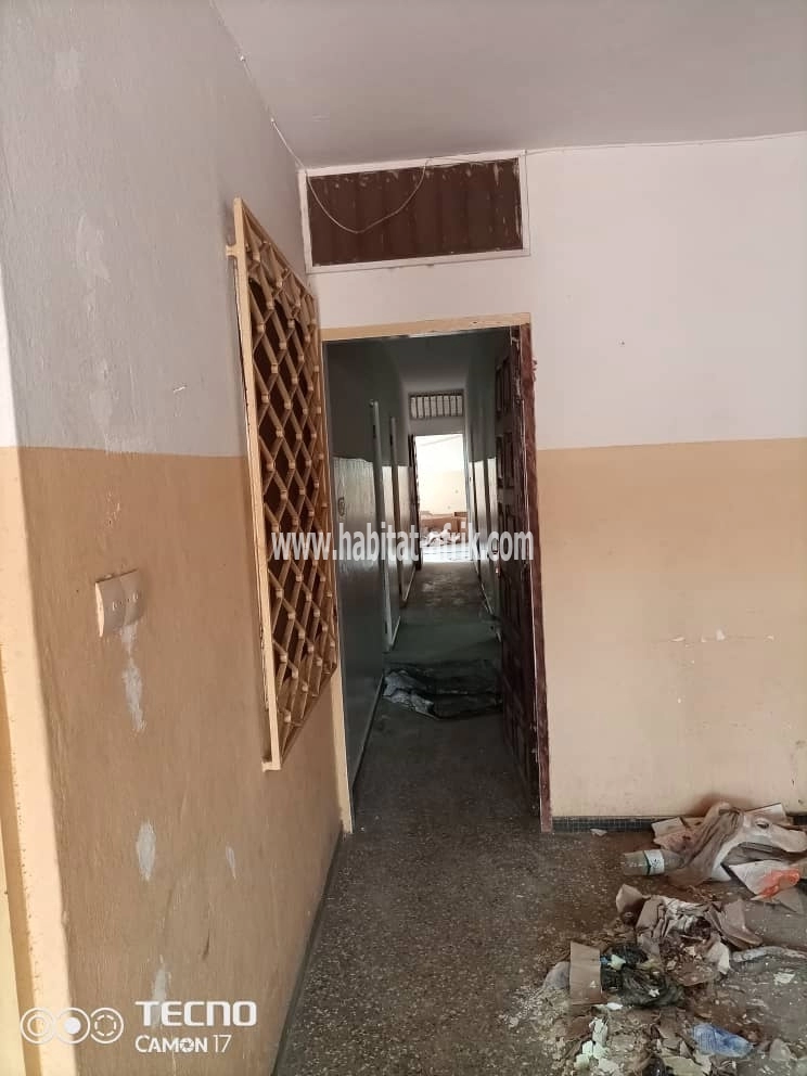 Maison à vendre sur demi lot 300 mètres carré à Forever Lomé-Togo 