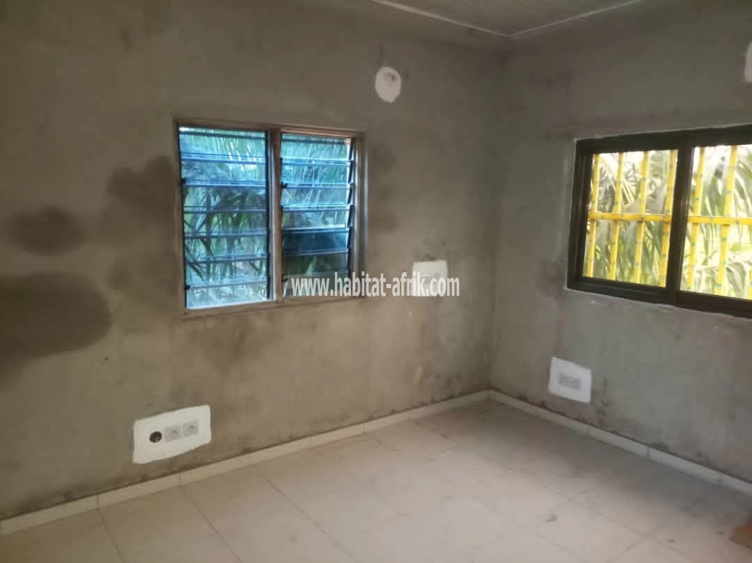 LOCATION APPARTEMENT COUR UNIQUE DE 2 CHAMBRES SALON A ZOSSIMÉ LOME-TOGO 