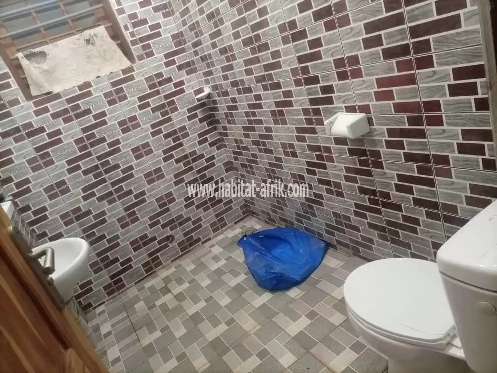 LOCATION APPARTEMENT CHAMBRE SALON WC DOUCHE CUISINE INTERNE A HEDJRANAWOE LOMÉ-TOGO 