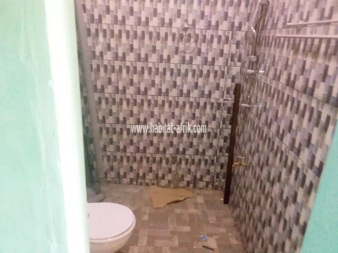 LOCATION APPARTEMENT PIÈCE WC DOUCHE CUISINE INTERNE A HEDJRANAWOE LOMÉ-TOGO 
