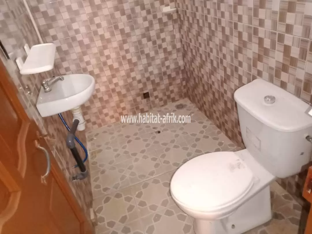 LOCATION APPARTEMENT CHAMBRE SALON WC DOUCHE CUISINE INTERNE A ADIDOGOMÉ LOGOTÉ LOMÉ-TOGO 