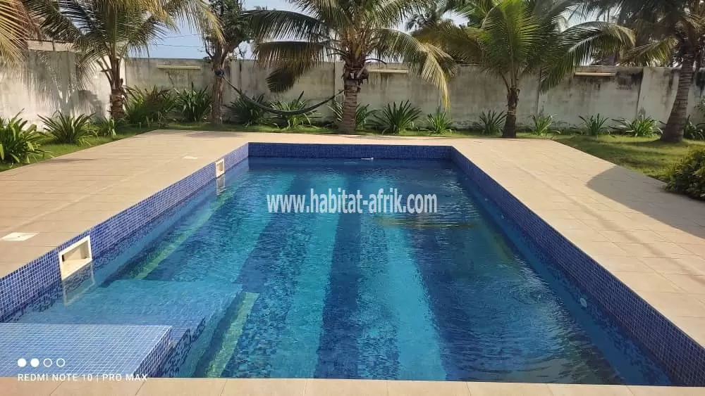 LOCATION VILLA AVEC PISCINE À AVEPOZO AGODEKÈ LOMÉ-TOGO 