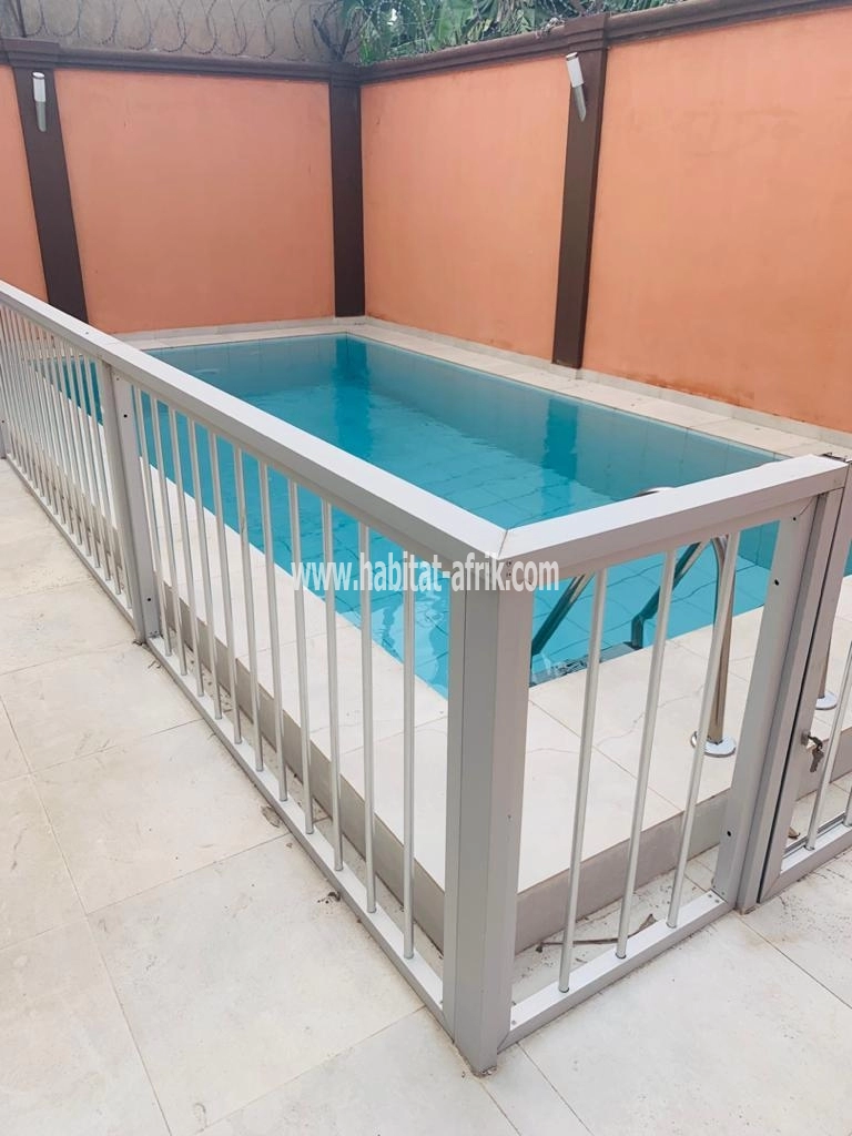 Villa duplex avec piscine à vendre à Forever Lomé-Togo 