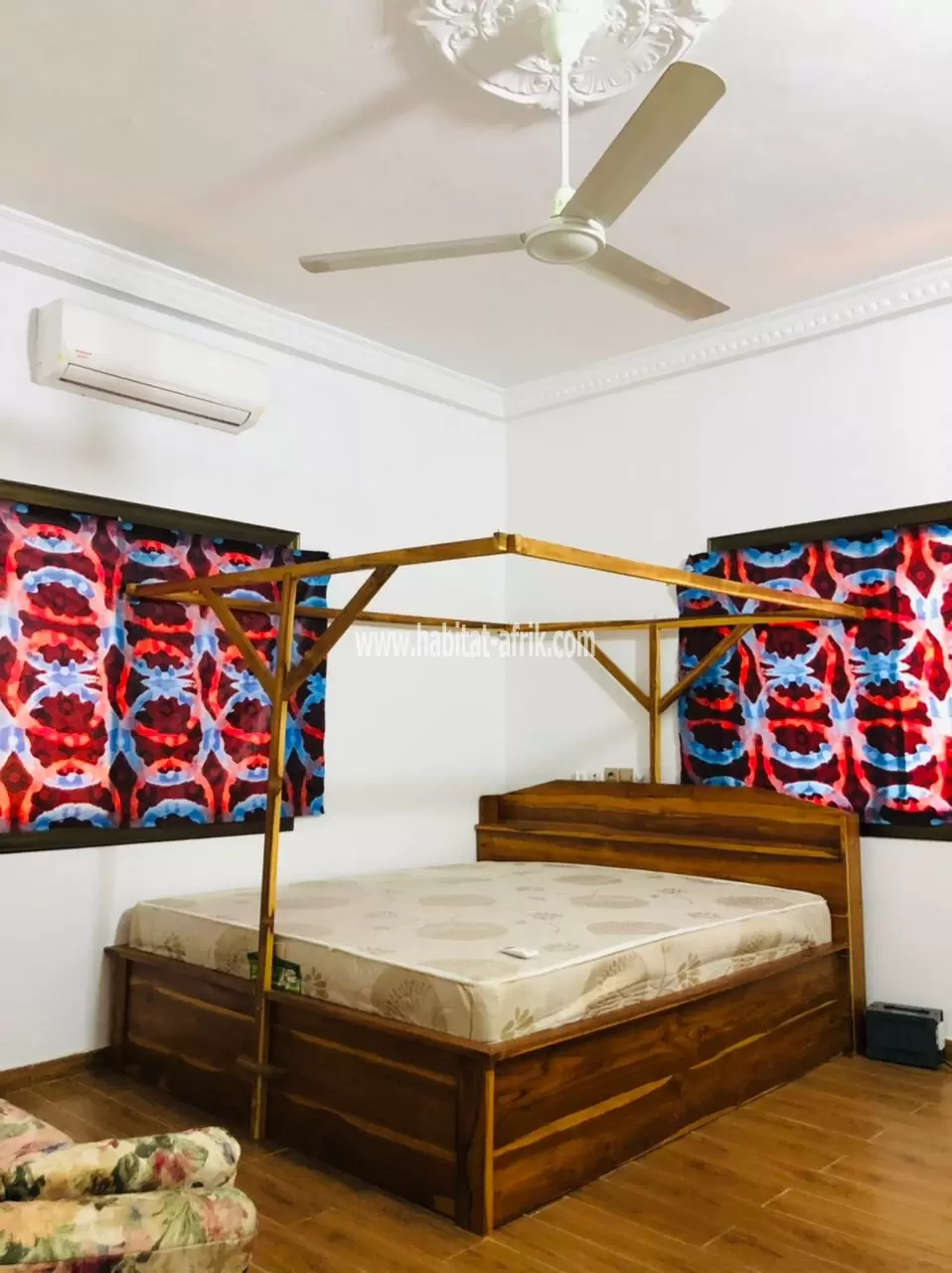 LOCATION VILLA 3 CHAMBRES SALON WC DOUCHE CUISINE INTERNE A ADIDOGOMÉ A 500 MÈTRES DU GOUDRON LA PAMPAR LOMÉ-TOGO 