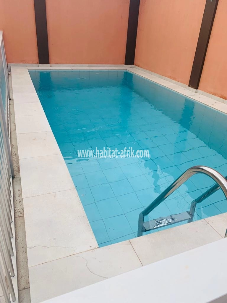 Villa duplex avec piscine à vendre à Forever Lomé-Togo 