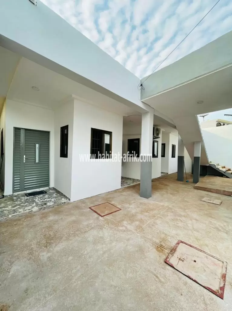 A louer un appartement meublé de chambre salon dans la Cito aéroport lome
