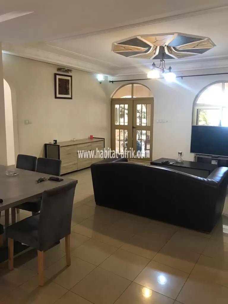 Je met en location un appartement meublé de 2 chambres salon à NYEKONAKPOE Lomé togo 