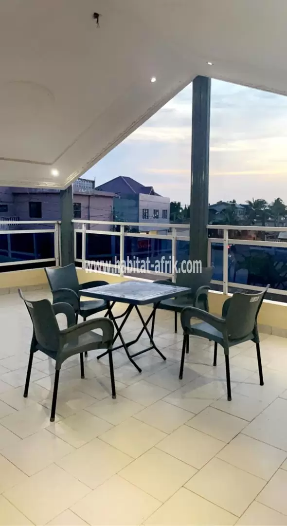 Je mets en location un appartement meublé de 3 chambres à Avedji clinique source de vie Lomé togo 