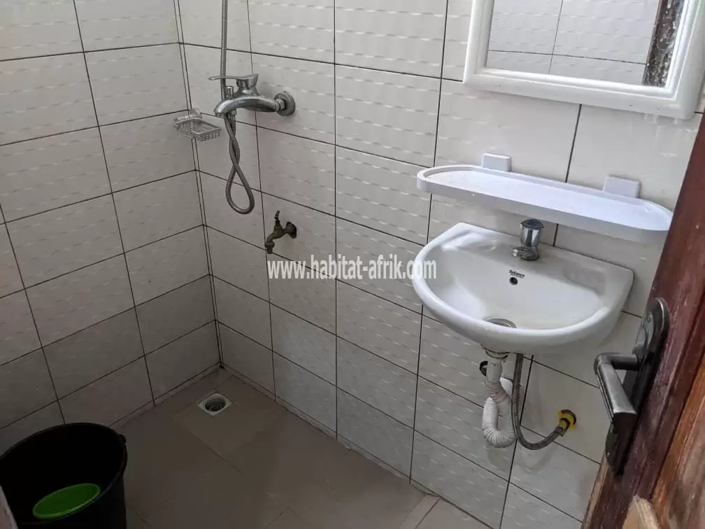 Je mets en location un villa 3 chambre salon à adidoadin Lomé Togo 