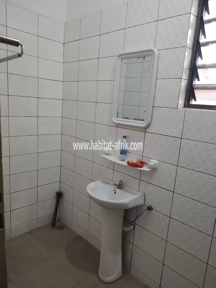 Je mets en location une maison chambre salon à attiegou Lomé Togo 