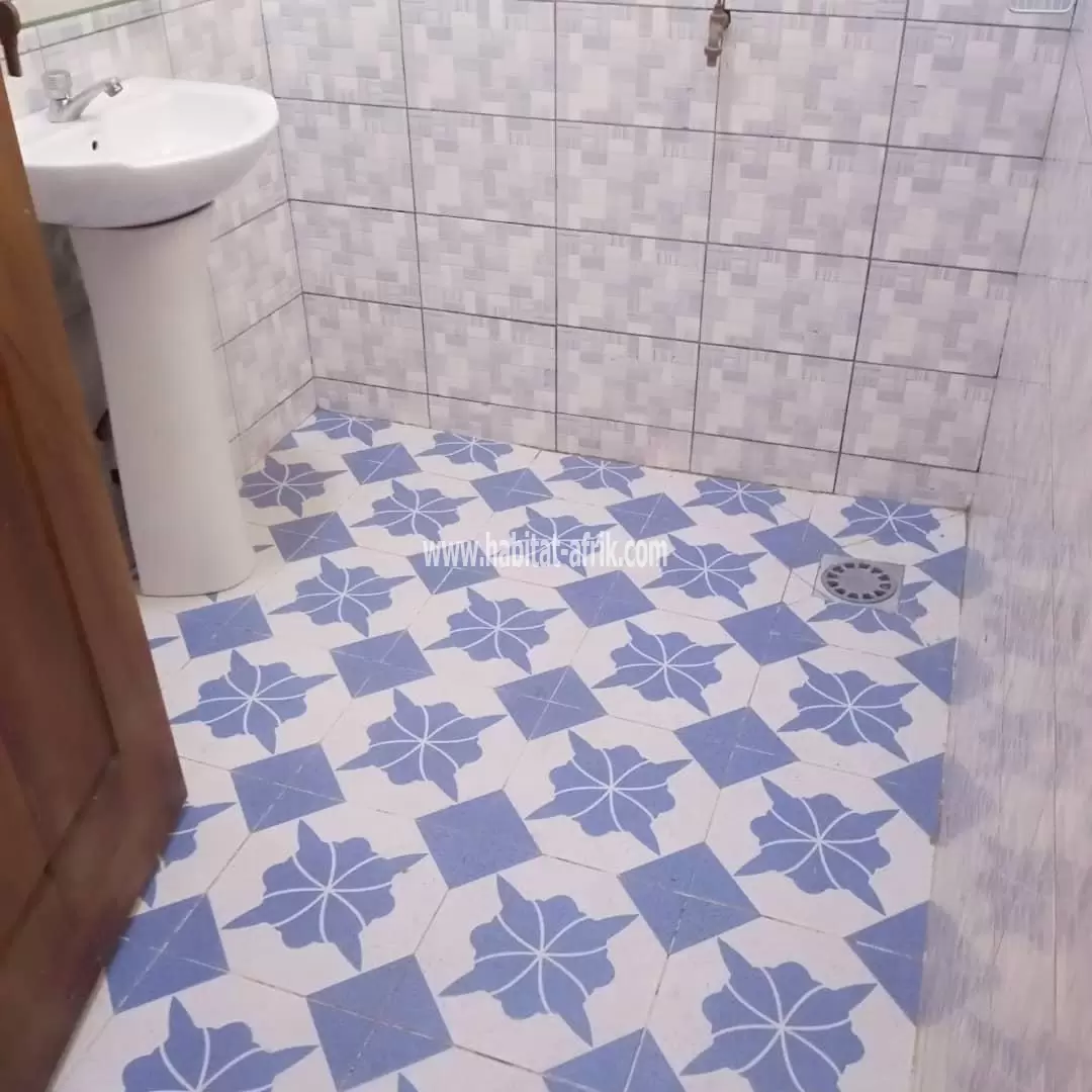 Je mets en location 2chambre salon wc douche interne à sanguéra Lomé Togo 