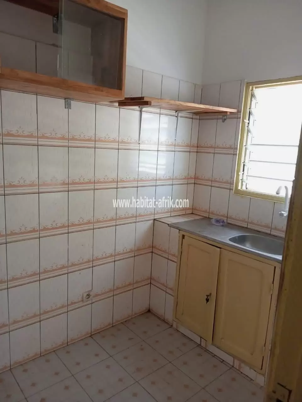 Je mets en location un appartement d’une pièce wcd interne à kegue tinga Lomé togo 