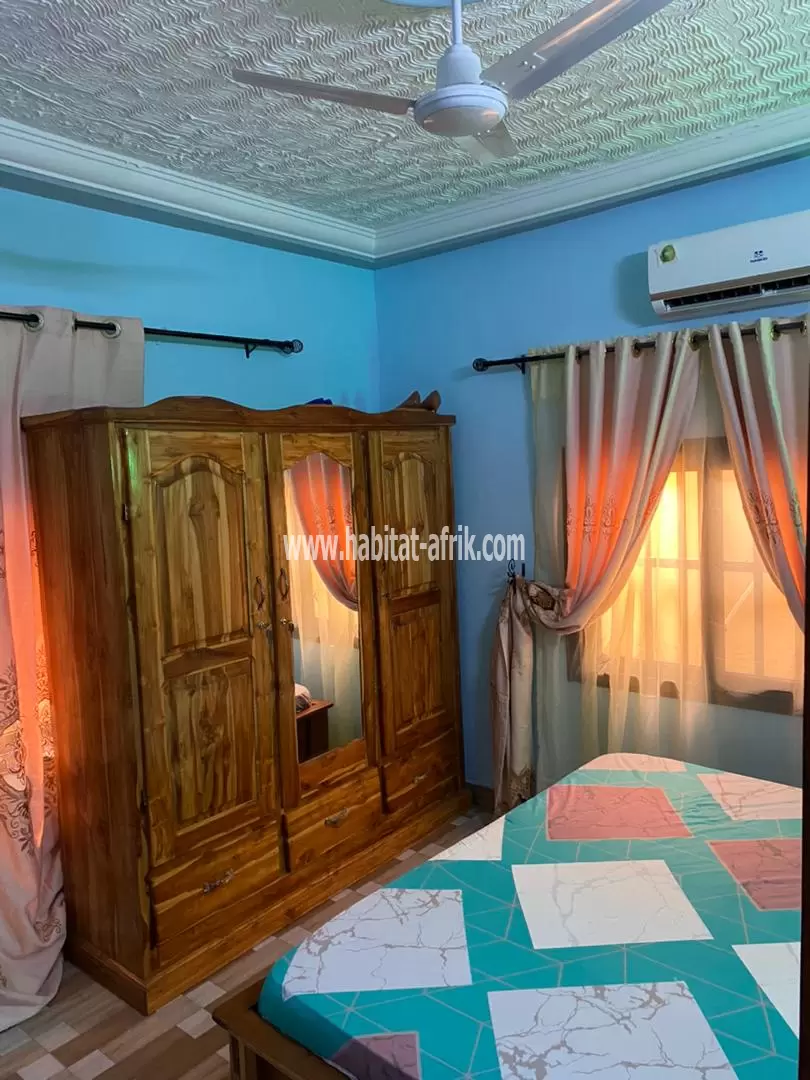 Je mets en location une maison meublé de 3 chambres salon à ave maria Lomé togo 