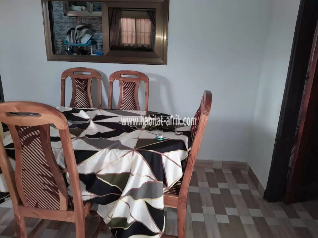 Je mets en location une maison meublé de 3 chambres salon à ave maria Lomé togo 