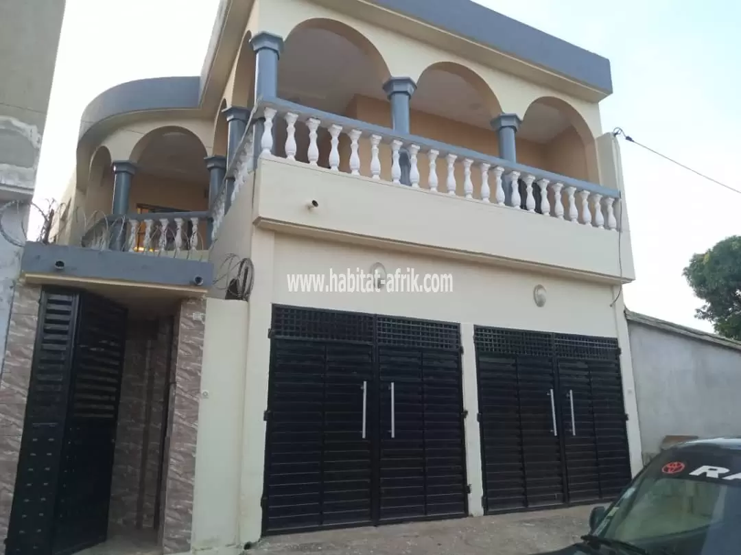 Je mets en location un appartement de chambre salon et dépendance au rez lome togo