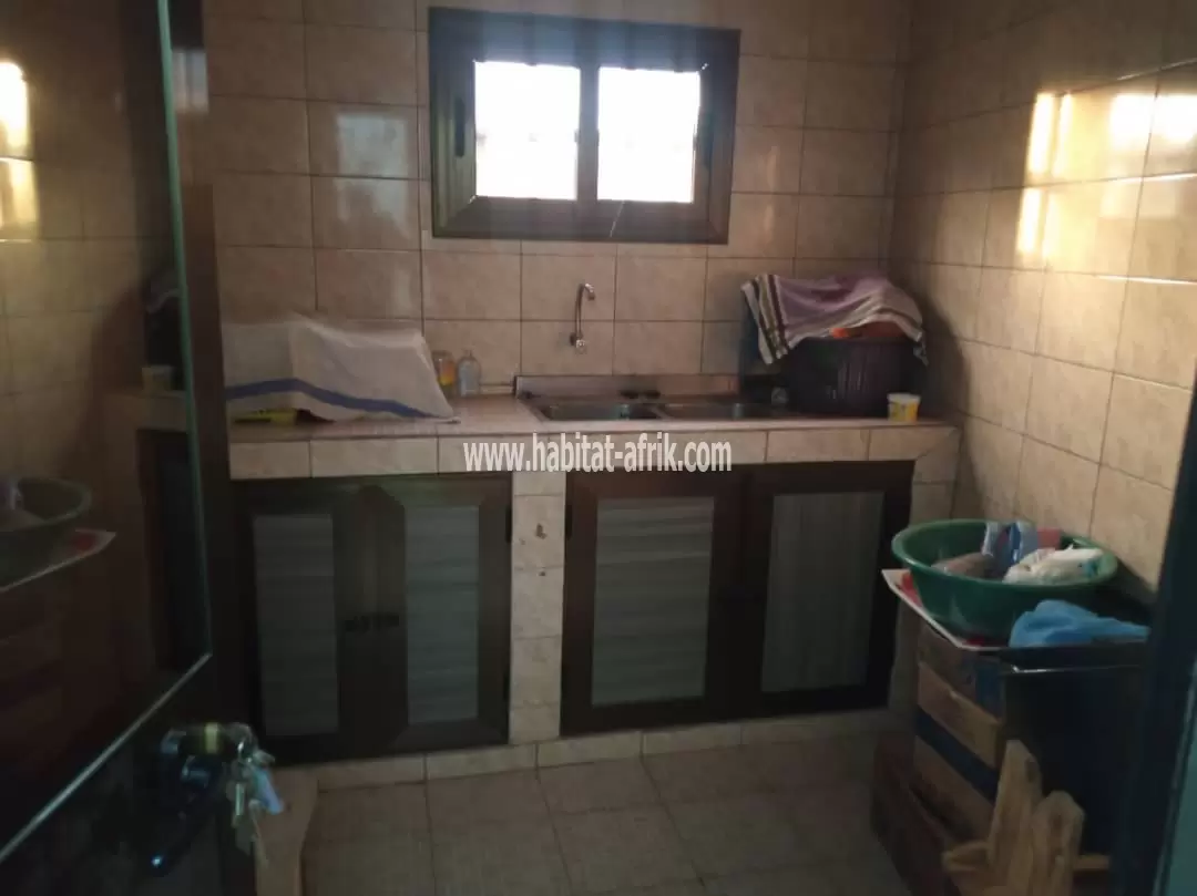 Je mets en location un appartement de chambre salon et dépendance au rez lome togo