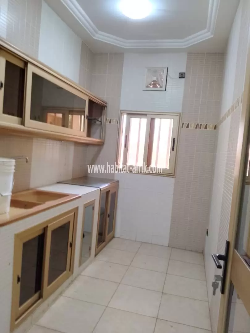 Je Mets en location une villa duplex avec piscine de 6 chambres à AVENOU lome togo