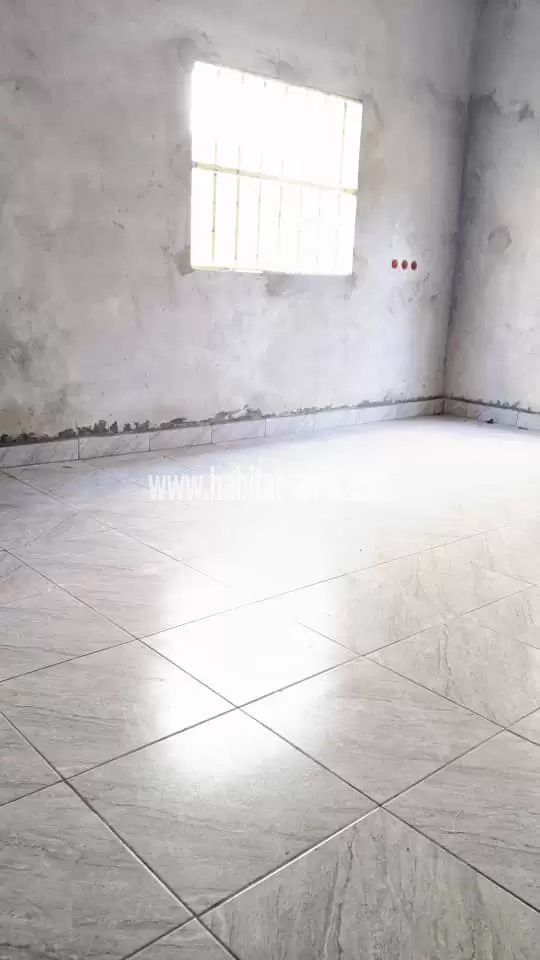 Je mets en vente une maison sur demi lot de 3 chambres à gbodjome togo