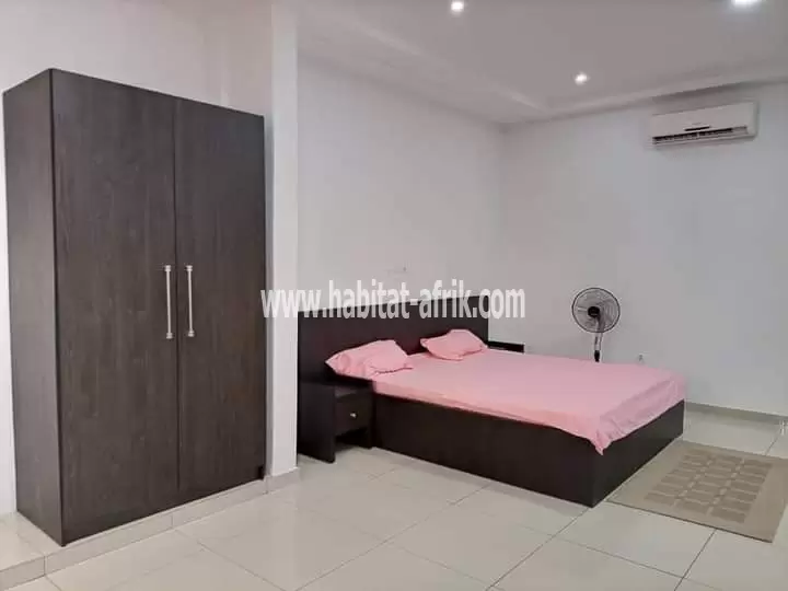 Je mets en location un appartement meublé de 2 chambres 2 douche wc situé à Kegue tsinga lome tog