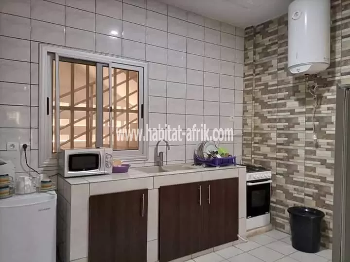 Je mets en location un appartement meublé de 2 chambres 2 douche wc situé à Kegue tsinga lome tog