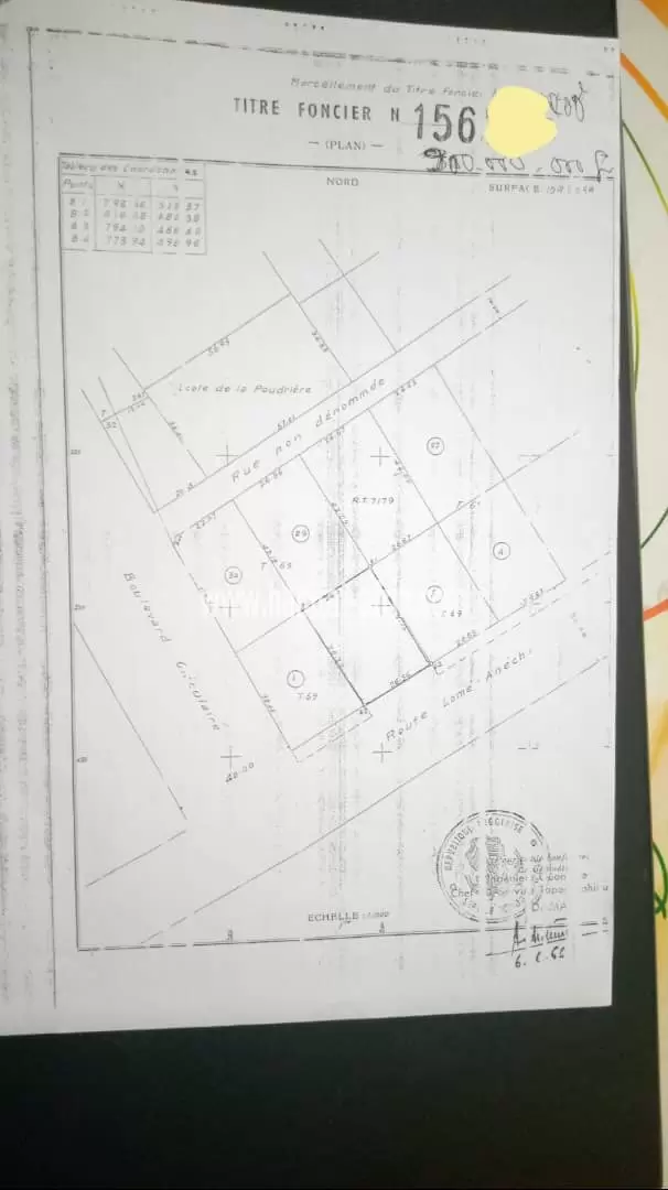 Je mets en vente une parcelle de 1014 mètres carrés au bord du goudron santa maria lom