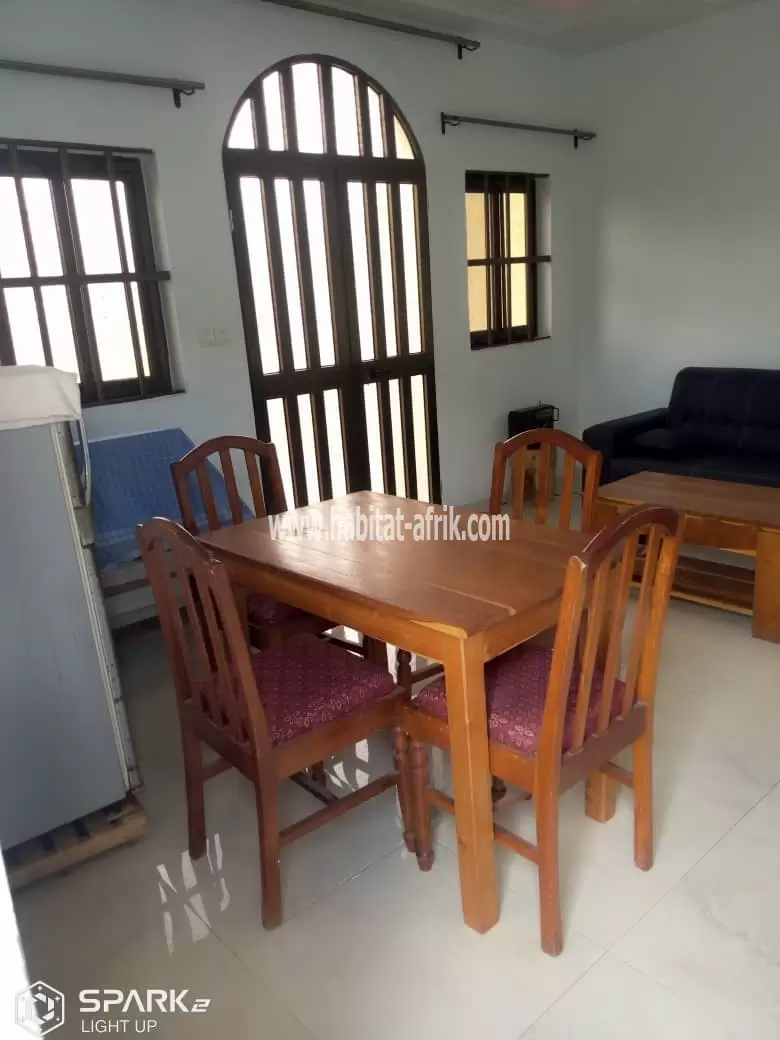 Je mets en vente une maison duplex de 4 chambres a adidogome yokoe lome togo