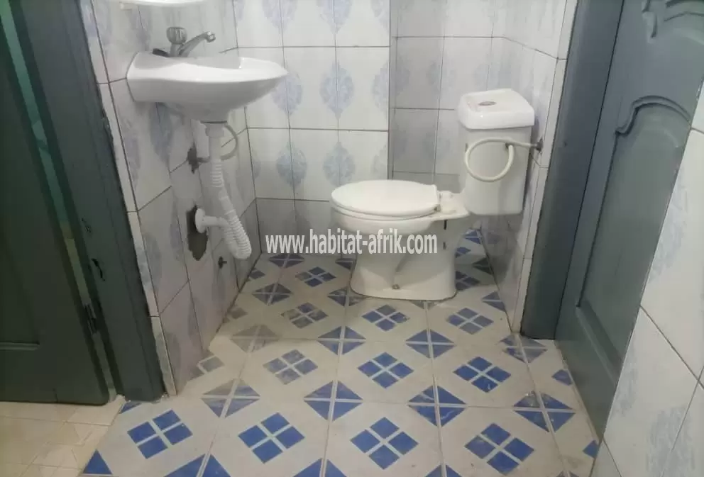 Je mets en vente une maison duplex de 4 chambres a adidogome yokoe lome togo