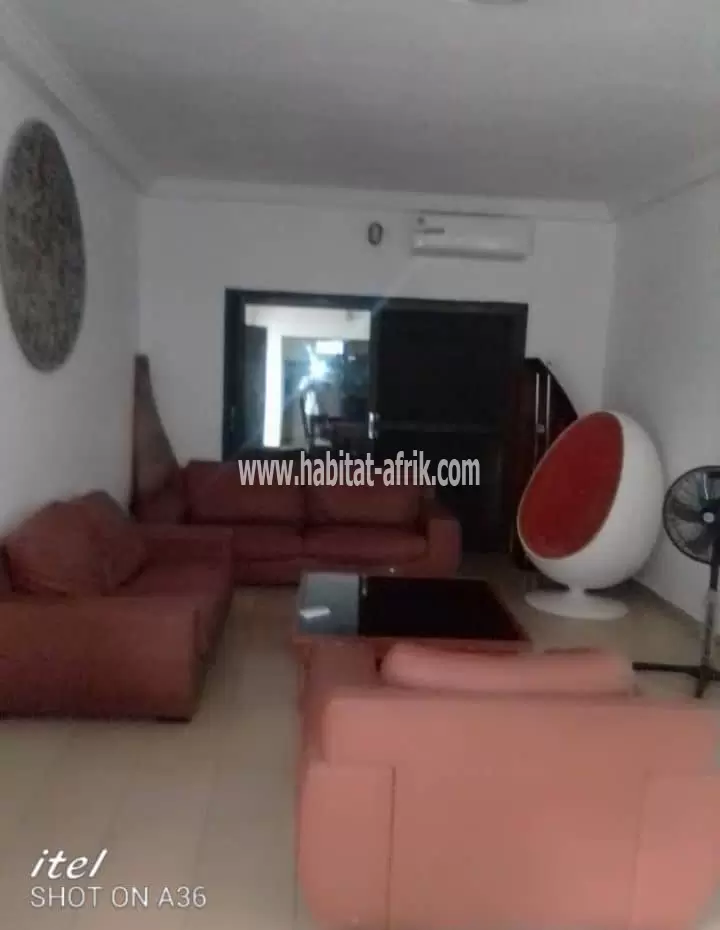 Je mets en location une maison meublé de 3 chambres grand jar à AVENOU Lomé togo 