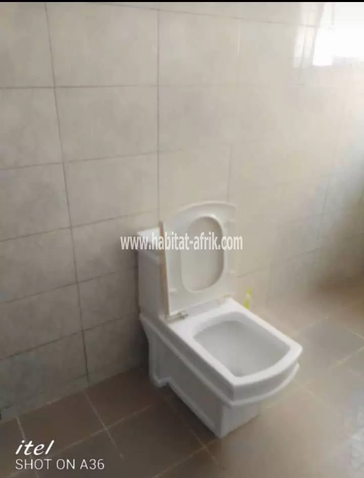 Je mets en location une maison meublé de 3 chambres grand jar à AVENOU Lomé togo 