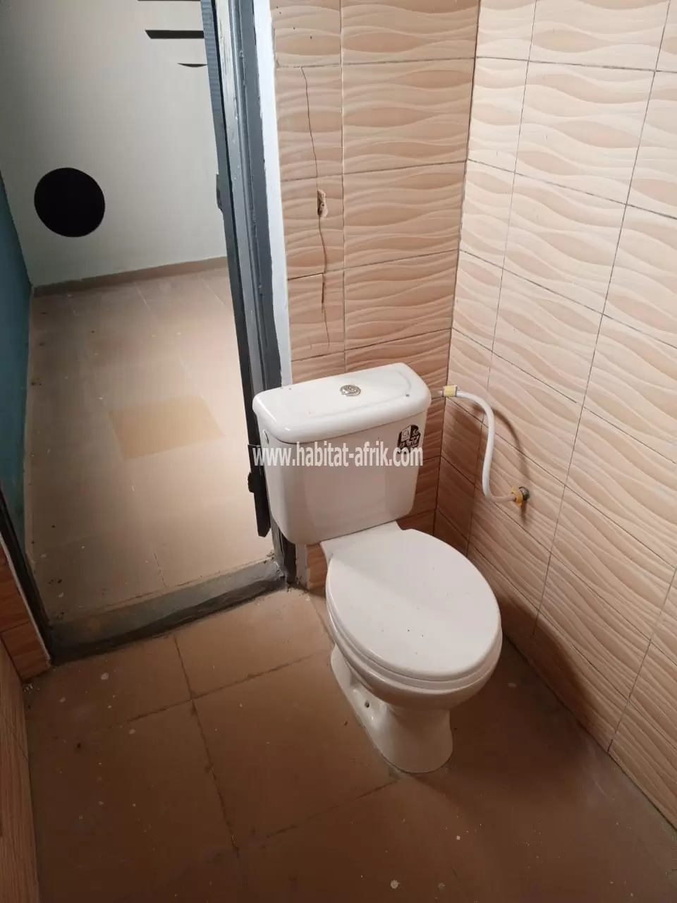 JE METS EN LOCATION UNE MAISON DE 2 CHAMBRES À ZANGUERA UCAO LOME