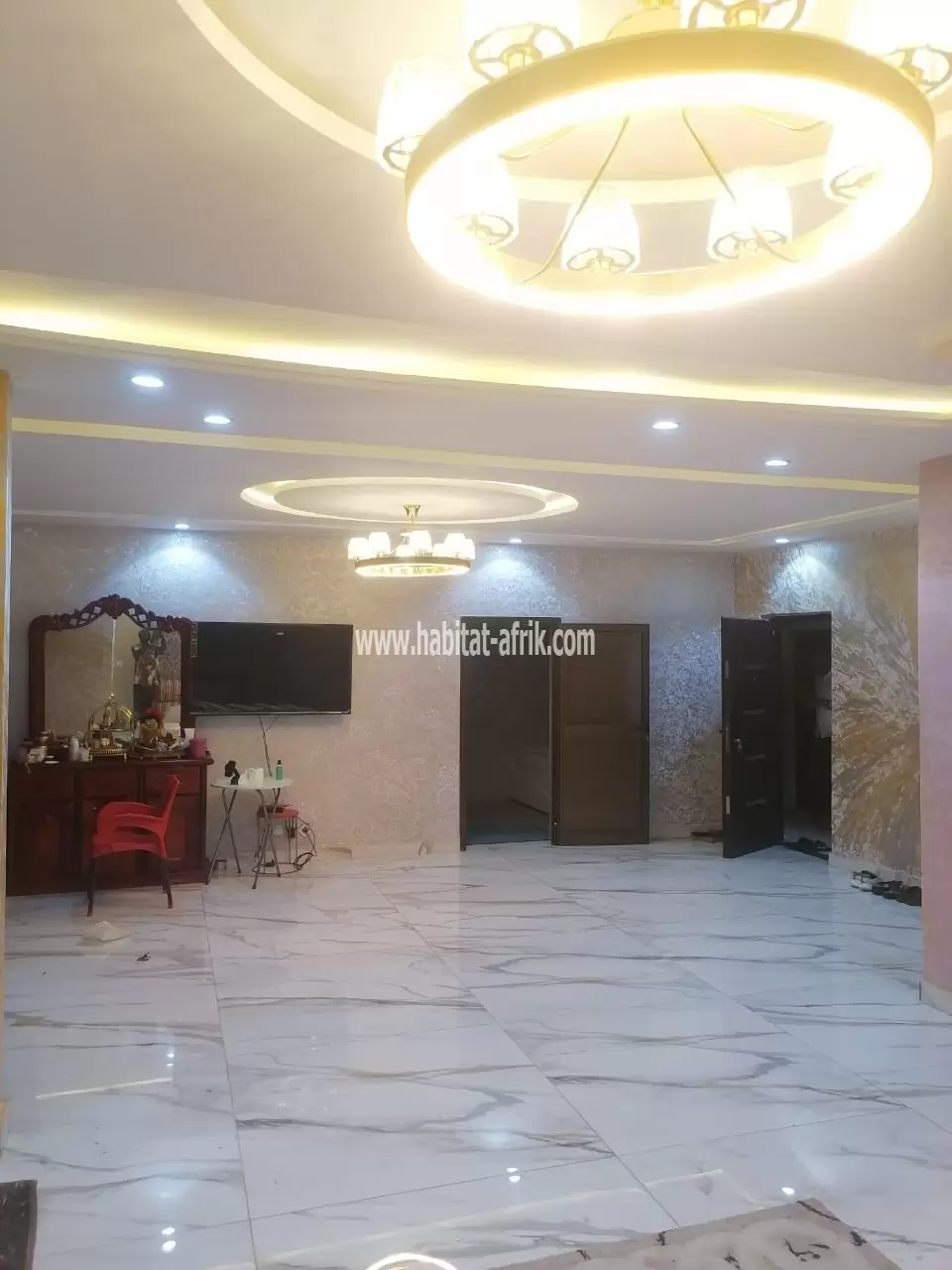 JE METS EN VENTE UNE VILLA SUR 02 LOTS 1200m2 4 CHAMBRES À KPOGAN JUSTE DERRIÈRE TOTAL LOME TOGO 