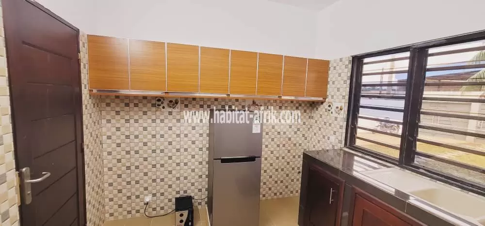JE METS EN LOCATION UNE MAISON MEUBLÉE DE DEUX CHAMBRES A TOTSI LOME TOGO