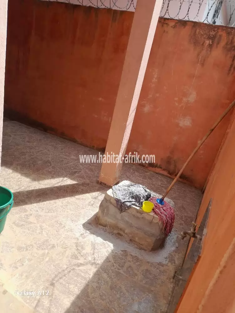 JE METS EN LOCATION UNE MAISON TROIS CHAMBRES A AGOÈ KOFFI PANOU LOME TOGO
