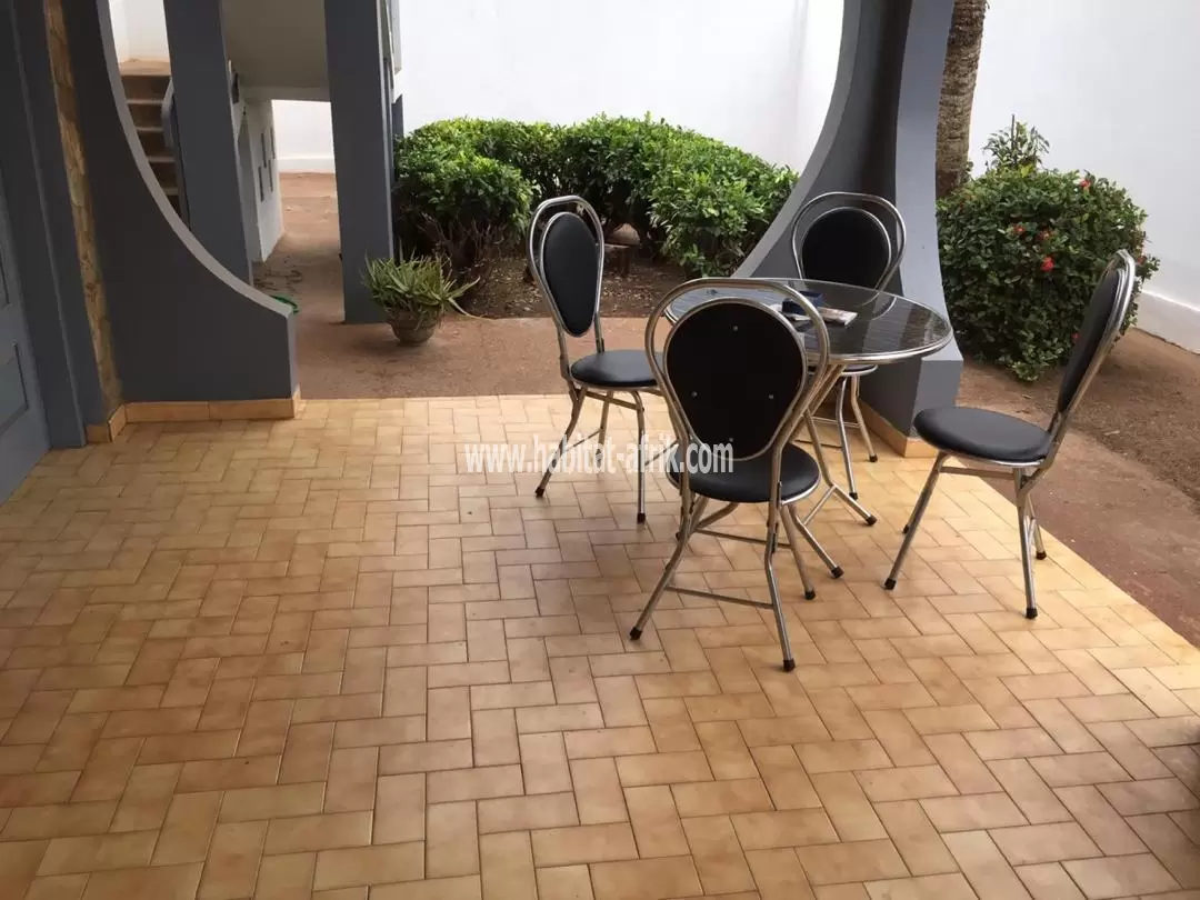 JE METS EN LOCATION UNE MAISON MEUBLÉE INIQUEMENT LONG SÉJOUR A HEDZRANAWOE NOVISSI TROIS CHAMBRES LOME TOGO 
