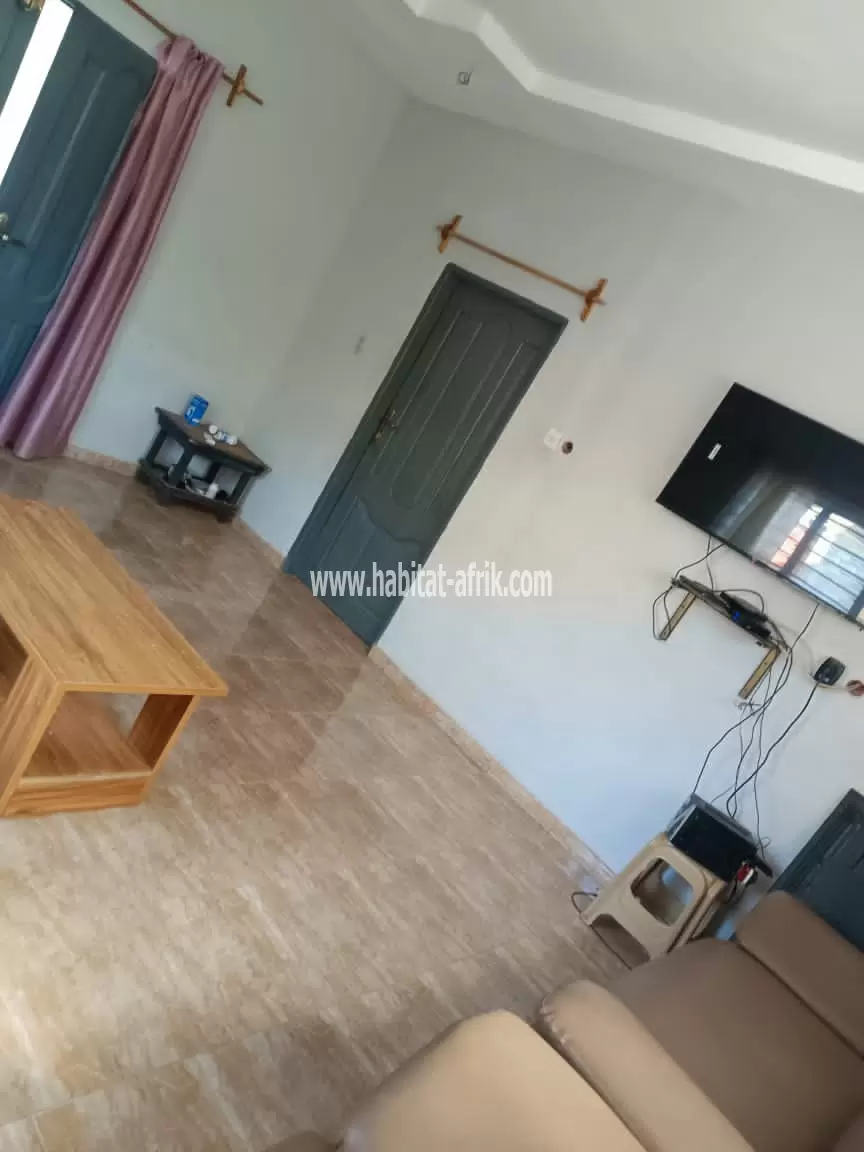 JE METS EN VENTE UNE MAISON SUR DEMI LOT DEUX CHAMBRES A ZANGUERA KLEME AGOKPANOU LOME TOGO