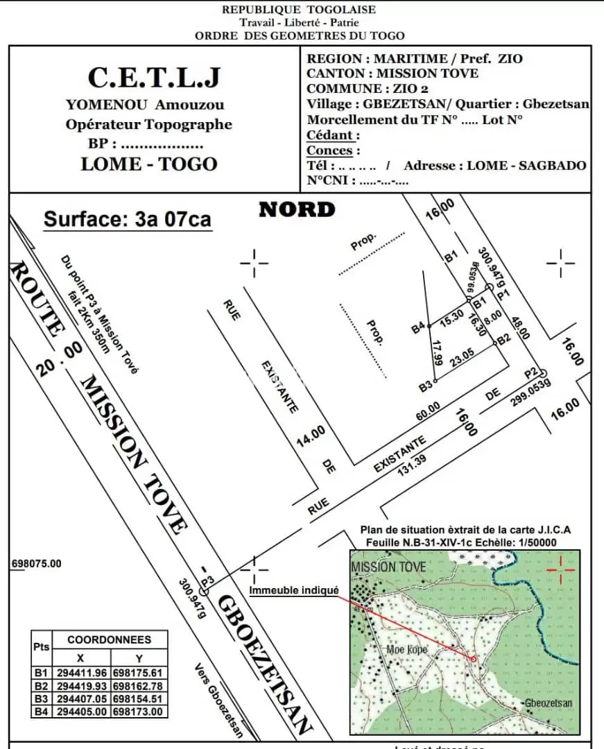 JE METS EN VENTE UNE PARCELLE DE TERRAIN DEMI LOT A APESSITO LOME TOGO