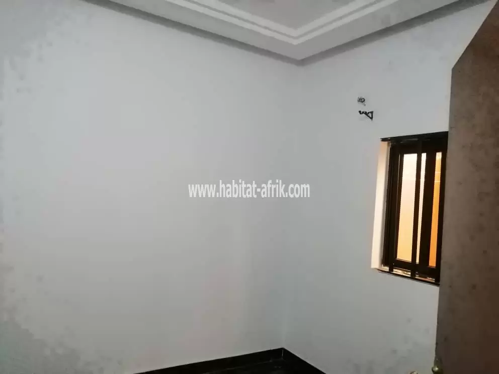 JE METS EN LOCATION UN APPARTEMENT DE CHAMBRE SALON NOUVELLE CONSTRUCTION A ADIDOADIN LOME TO