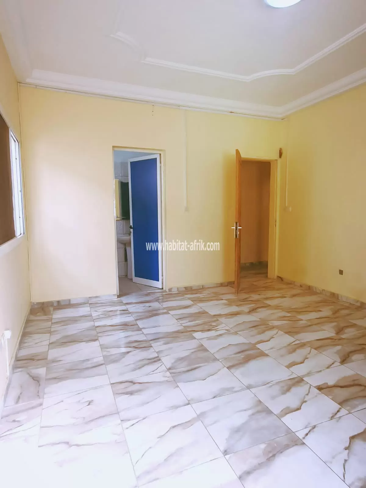 JE METS EN VENTE UNE MAISON A ADIDOGOME SAGBADO CINQ CHAMBRES LOMÉ TOGO 