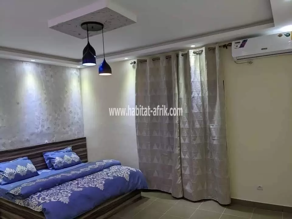 Je mets en location une maison meublée de trois a adidogome lycée moderne Lomé togo