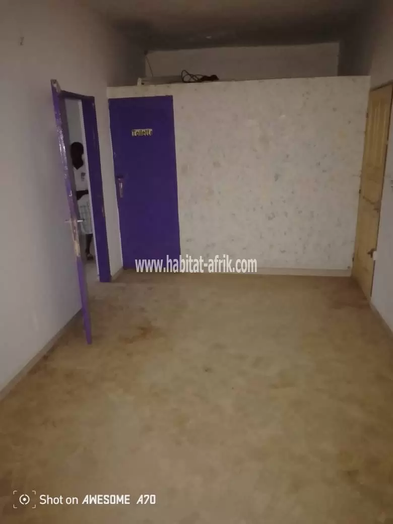 Je mets en location une boutique avec bureau à Hedzranawoe lome togo