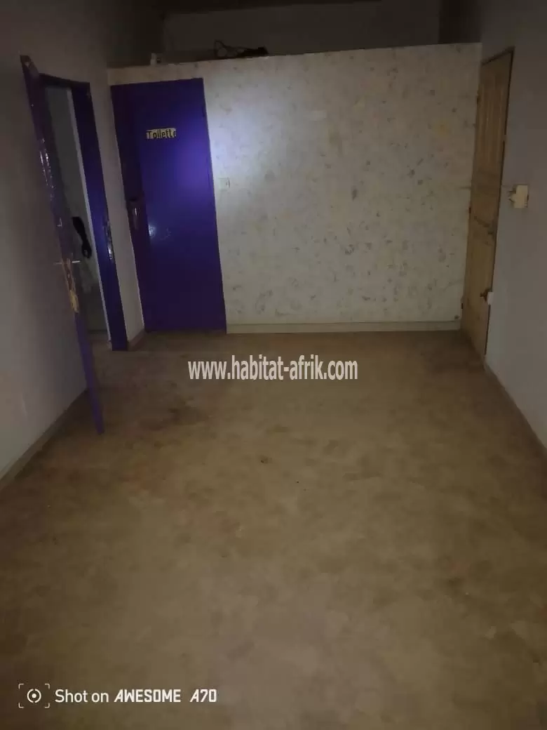 Je mets en location une boutique avec bureau à Hedzranawoe lome togo
