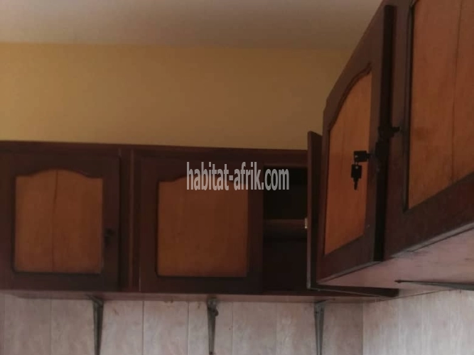 LOCATION mini villa dd 3 chambres salon wc douche cuisine interne + dépendance à Atsiégou lycée technique Lomé-Togo 