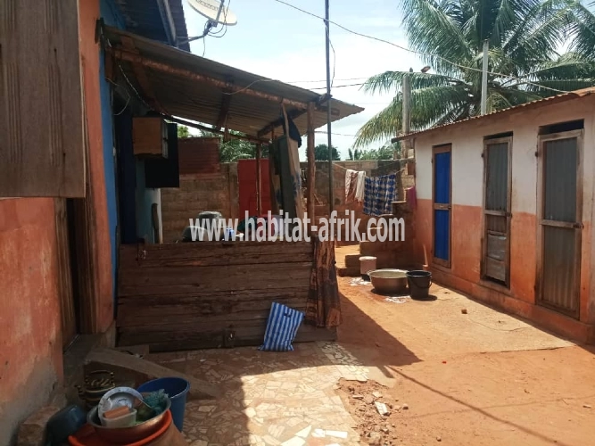 Maison à vendre 6 pièces à louer à adidogome Amadahome cap Lomé-Togo 