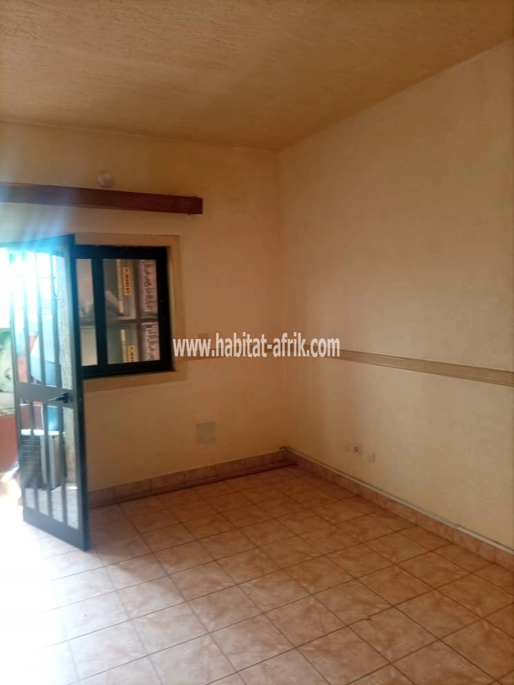 LOCATION APPARTEMENT PIÈCE WC DOUCHE CUISINE INTERNE A KÉGUÉ TROCADÉRO LOMÉ-TOGO 