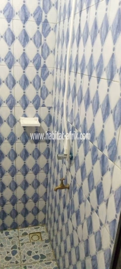 LOCATION APPARTEMENT PIÈCE WC DOUCHE CUISINE INTERNE A AGOÈ ADOUGBA LOMÉ-TOGO 