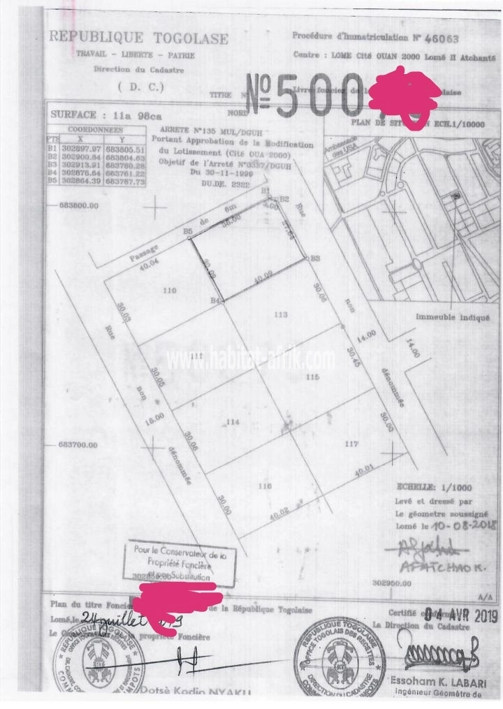 TERRAIN À VENDRE AVEC TITRE FONCIER 02 LOTS COLLÉS ANGLE RUE A CITÉ OUA LOMÉ-TOGO 