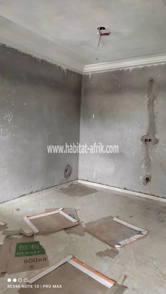 LOCATION APPARTEMENT CHAMBRE SALON WC DOUCHE CUISINE INTERNE A HEDJRANAWOE COUR PRIMAIRE LOMÉ-TOGO 