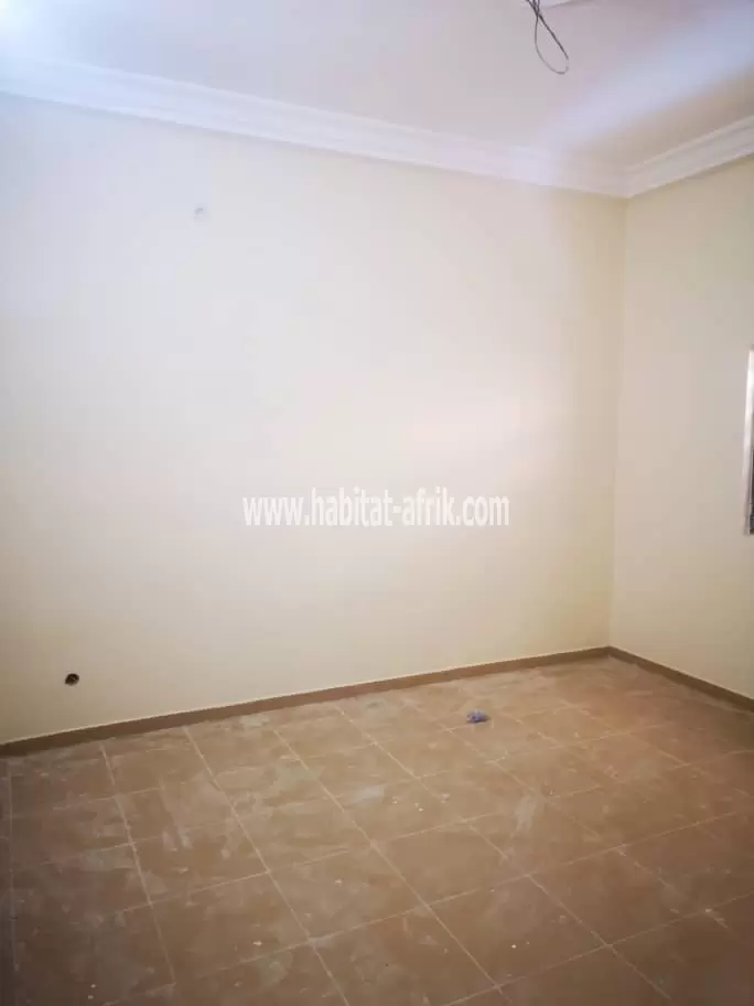 LOCATION APPARTEMENT CHAMBRE SALON WC DOUCHE CUISINE INTERNE A HEDJRANAWOE LOMÉ-TOGO 