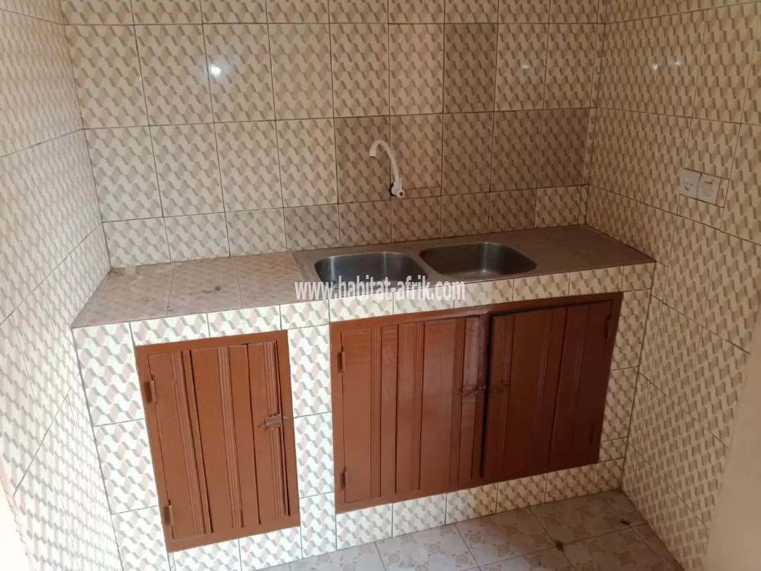 LOCATION APPARTEMENT CHAMBRE SALON WC DOUCHE CUISINE INTERNE A ADIDOGOMÉ LOGOTÉ LOMÉ-TOGO 